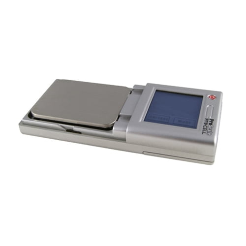 Proscale Procell vægt præsenterer en flad, rektangulær form med en glat, mørk overflade. Vægten har en digital skærm, der viser tal i klare, hvide cifre. Knappen til nulstilling er placeret på fronten, mens kanten er let afrundet. Materialet fremstår robust med en matte finish, der giver et moderne udtryk.