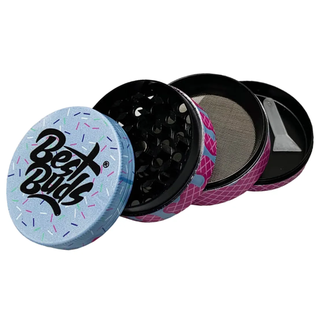 Grinderen har en rund form med en glat, mintgrøn overflade og detaljer i dybblå og violet. Den har en fin tekstur, der giver et godt greb. Øverste del er udstyret med en skridsikker kant og en central knap. Indersiden er udstyret med skarpe tænder til effektiv maling. Helheden fremstår moderne og stilfuld.