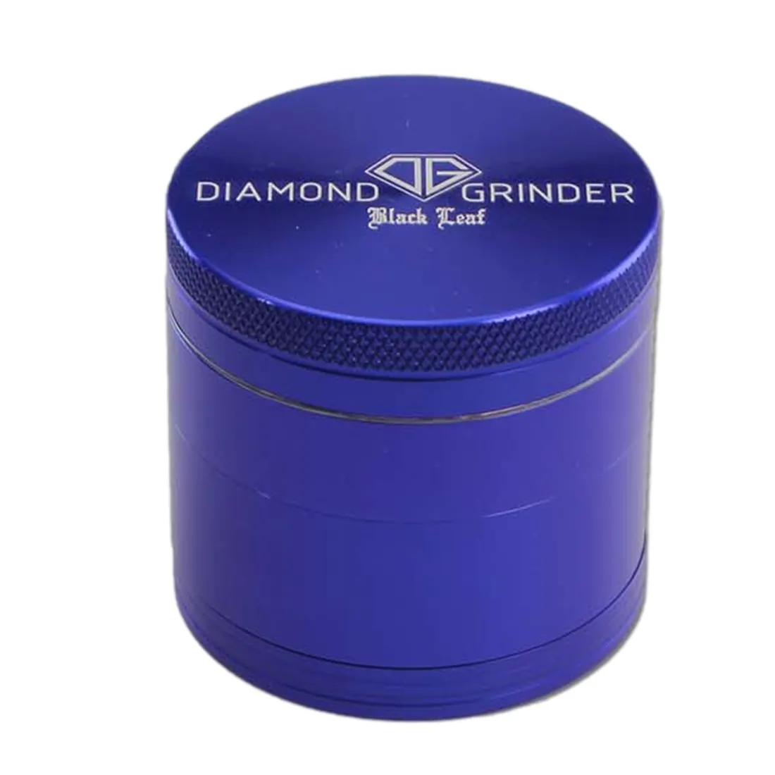 En sort diamantformet genstand med en glat overflade prydet af fine, blå blade, der strækker sig diagonalt. Genstanden er opdelt i fire sektioner og har en let reflekterende kvalitet, der fremhæver de detaljerede mønstre af bladene. Kanterne er skarpe, og den samlede form er geometrisk og elegant.