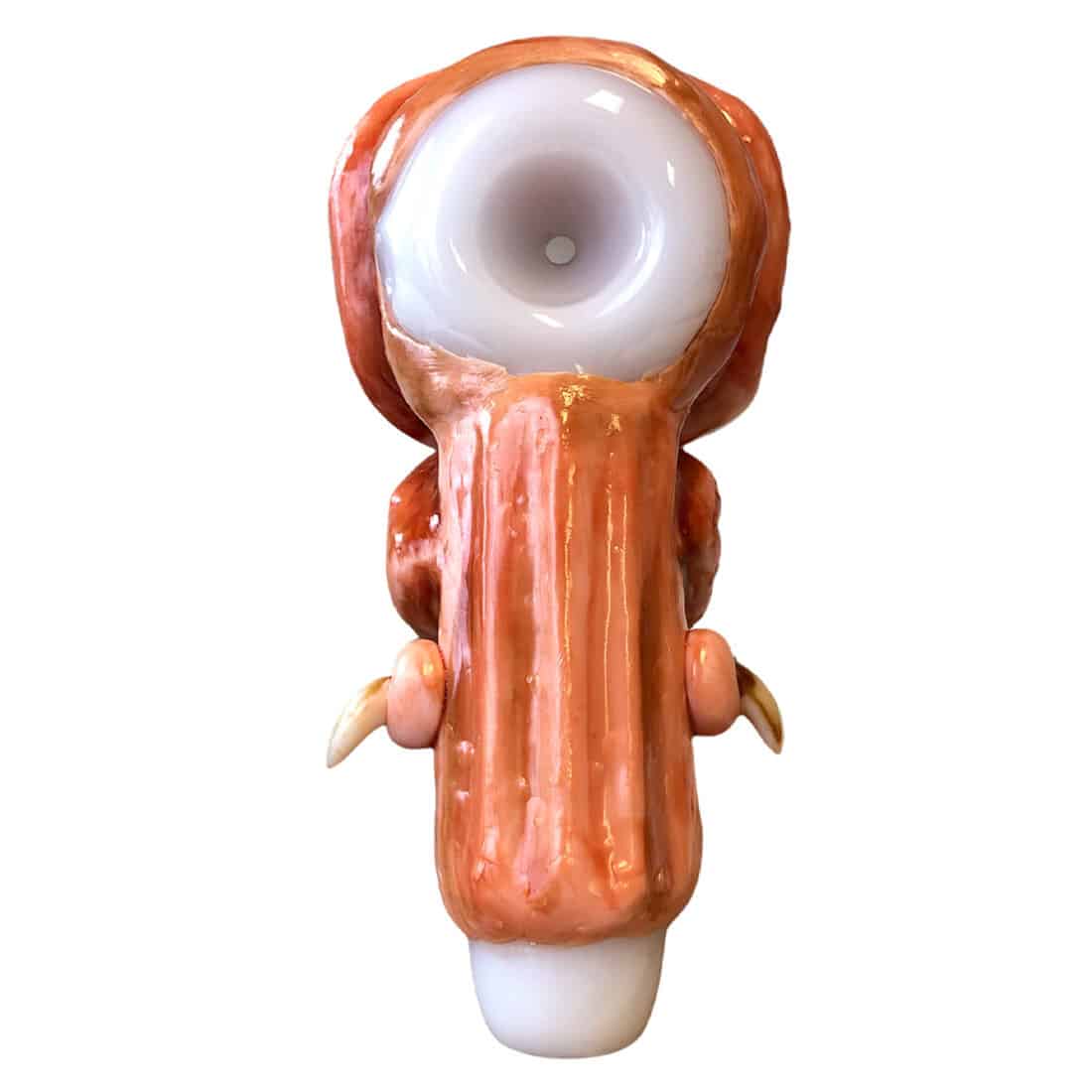 En glaspibe med en længde på 140 mm præsenterer sig i en dyb sort farve med detaljer i nuancer af lysere grå og hvid. Piben har en karakteristisk form med buede linjer og en krum hals, der ender i et bredt mundstykke. Overfladen har en glat og skinnende tekstur, mens den indviklede mønstring tilføjer visuel interesse.