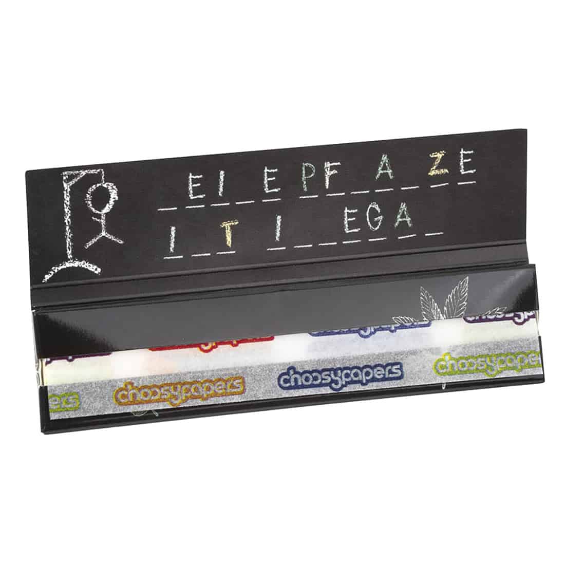 Et produktbillede af Choosypapers - ICH DARF NICHT KIFFEN King Size Slim rullepapir foran en tavlestil-opgave med teksten "ELEPHANT IN TEA" delvist løst i baggrunden.