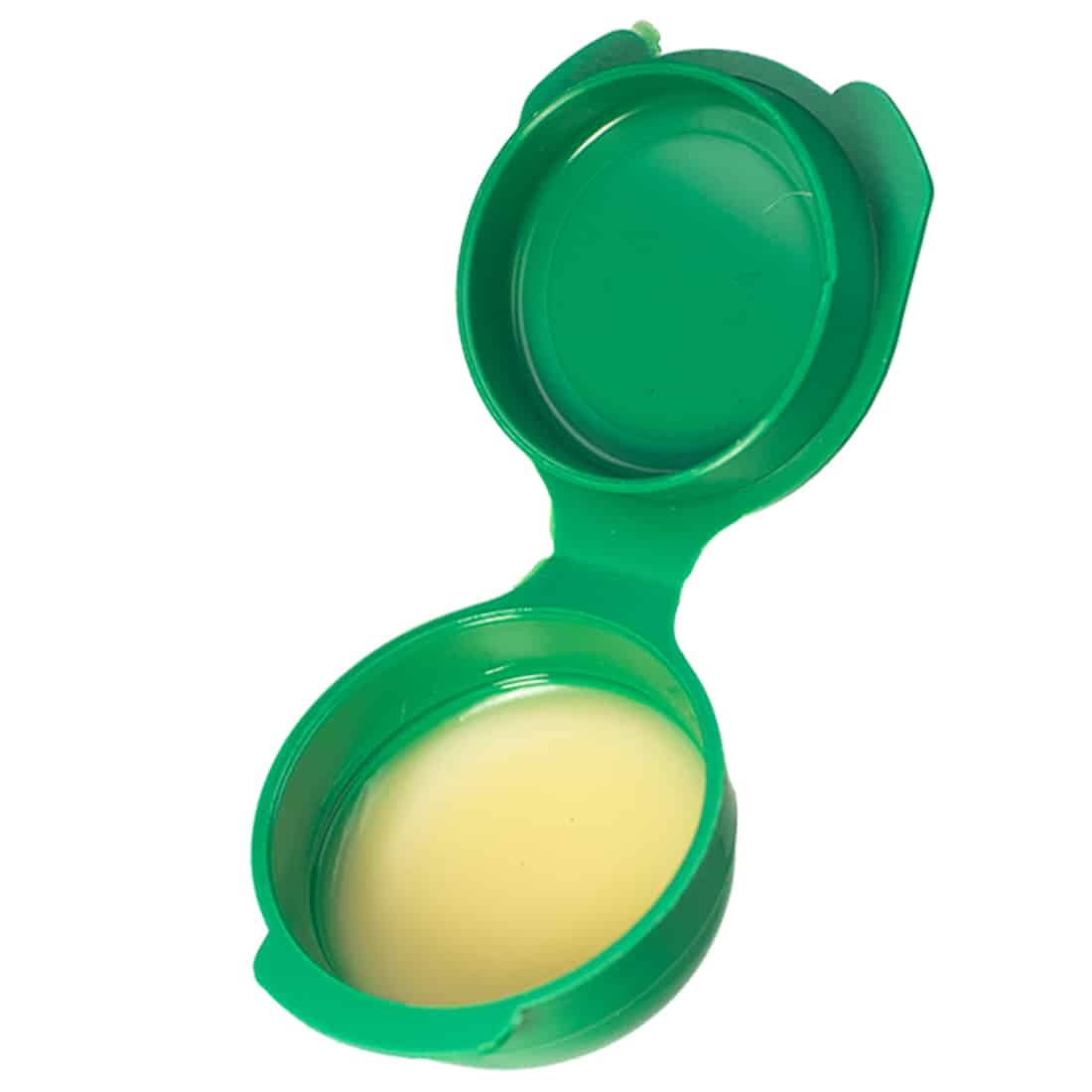 En cylindrisk beholder i mat sort plastik rummer et lysende gul voksprodukt. Voksen har en glat overflade med en let skinnende finish. Et grønt og hvidt label på siden indeholder tekst i sort skrifttype, der angiver navnet "Dynawax" og information om produktet. Beholderen har en skruehætte i samme sorte plastmateriale.