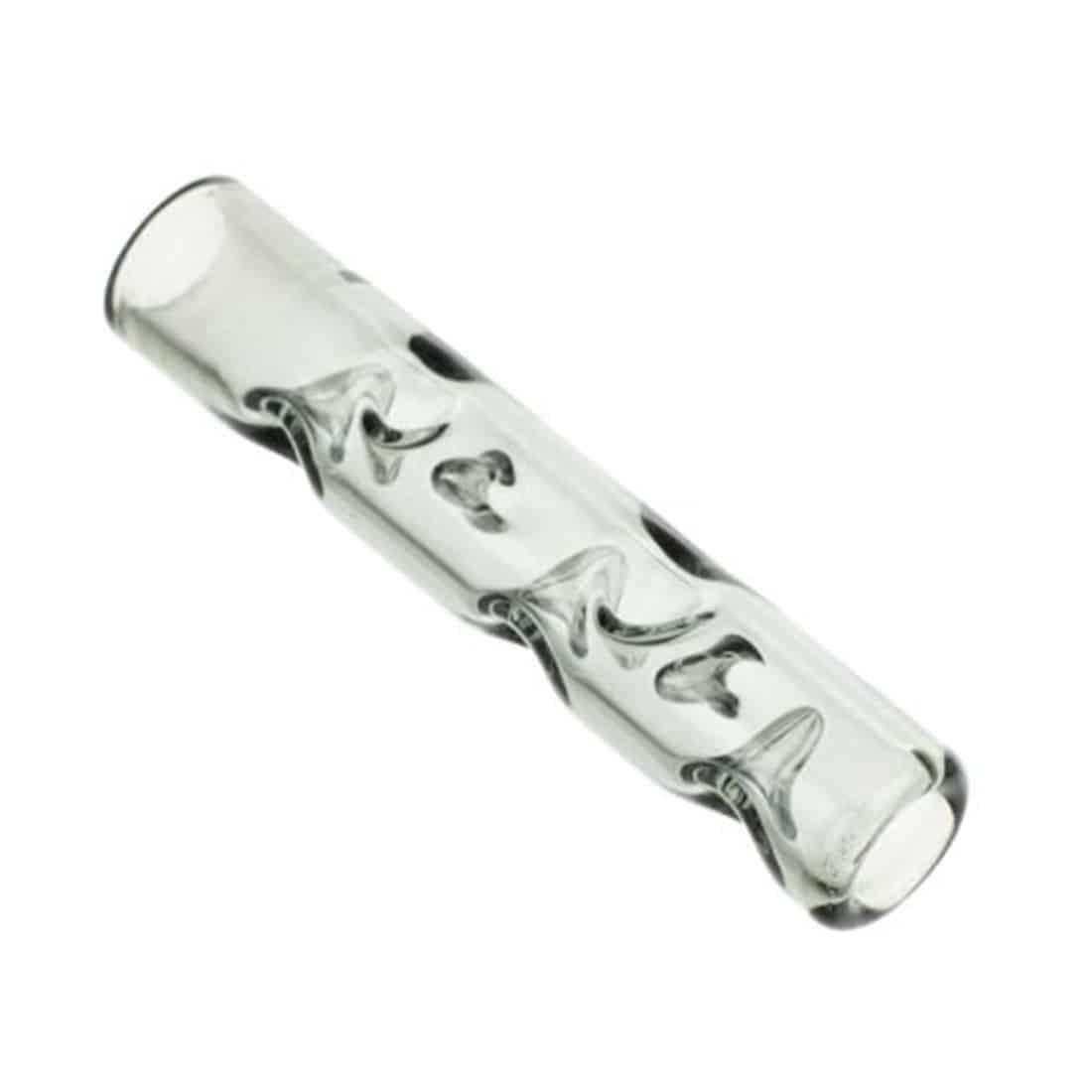 Hula-stemmen er fremstillet af mørkt, glat materiale med en ensartet overflade. Den har en cylindrisk form med en længde på 60 mm og en let buet top. Den øverste del har et indviklet mønster, der giver tekstur, mens bunden er flad og stabil. Farven er dyb sort, hvilket skaber en elegant og stilren æstetik.