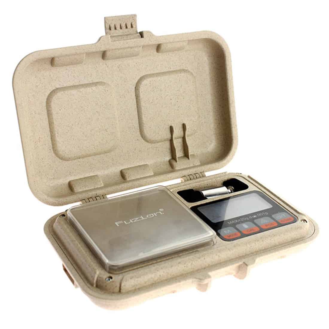 En pakke med en hvid og grøn farvepalette indeholder 20 gram af et pulverformigt produkt. Forsiden prydes af et klart, grønt logo og teksten "Fuzion Bio" i en moderne skrift. Baggrunden er hvid med subtile grønne nuancer, og emballagen har en mat tekstur. Nederst er der en rød streg med indikation af indholdet.