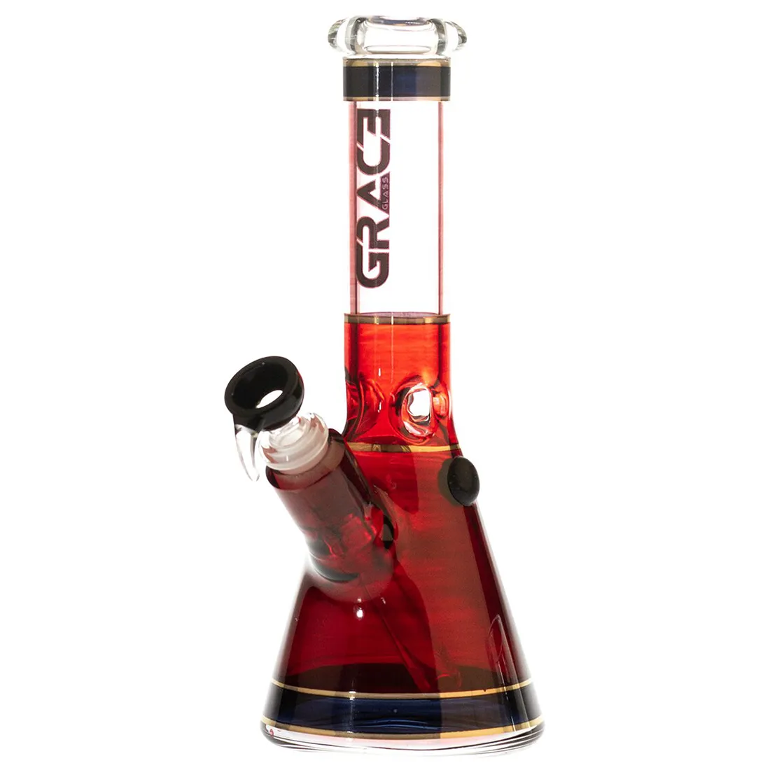 En lyserød babybeger i glas med en let, rund form. Begeret har en glat overflade og en let buet kant. Det står på en flad, hvid overflade og har en kapacitet på 25 cl. Indvendigt er glasset klart og gennemsigtigt, hvilket fremhæver den bløde farve. Begeret har ingen synlige mønstre eller dekorationer.