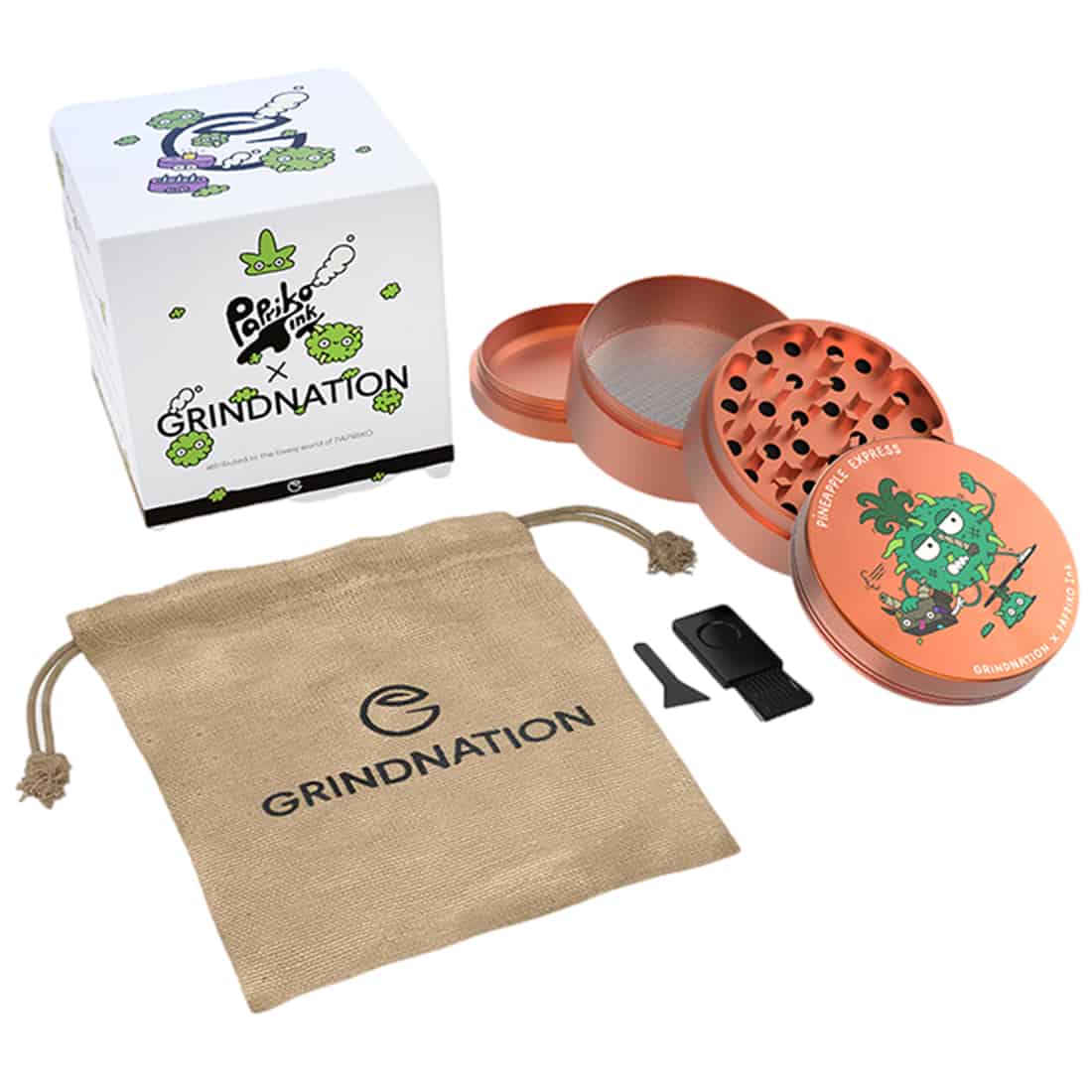 En grøn og gul, ananasformet grind med en glat overflade og præcise snit, der skaber et geometrisk mønster. Kanten har en afrundet form, og et lille håndtag er placeret på siden. Materialet ser ud til at være plast, med en skinnende finish, der reflekterer lyset. Understøttende elementer er synlige, hvilket giver stabilitet.