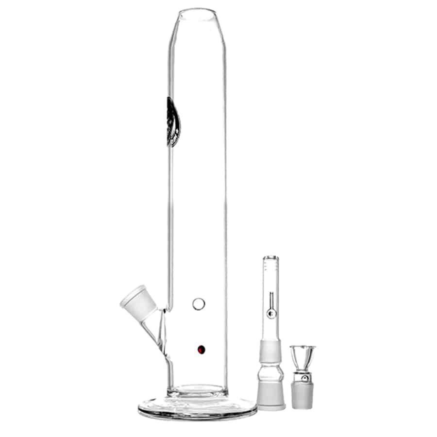 En stor, sort bazooka med en blank overflade og en slank, cylindrisk form. Det øverste segment har en lysere, metalgrå farve med en tydelig struktur. Mønstret på overfladen inkluderer skrå linjer. Der er en synlig mekanisme i den nederste del, samt et par knapper i en kontrastfarve, der giver et teknologisk udtryk.