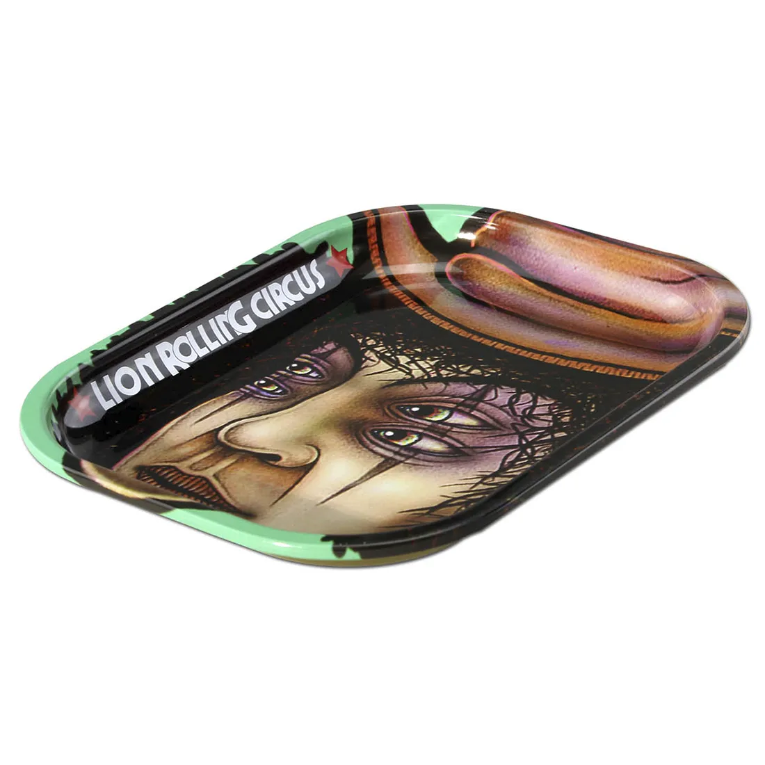 Rundt, fladt fad med en diameter på 180 mm, fremstillet af glat keramik. Overfladen er belagt med en dyb rubinrød farve, der giver en blank finish. Kanterne er let hævede og har en ensartet, glat tekstur. Fadet prydes af et enkelt, elegant mønster, der tilføjer visuel interesse uden at være overvældende.