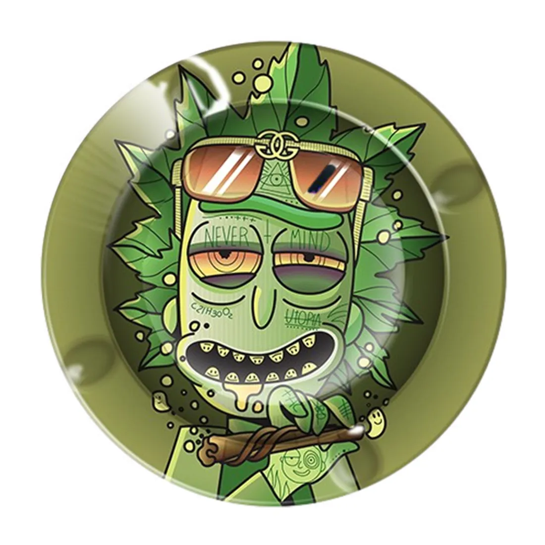 Et sæt metalaskebægre i en dyb grøn farve pryder overfladen. De har en glat, skinnende overflade, der reflekterer lys. Hver askebæger har en rund form med en opadvendt kant, der skaber en let hævet profil. På siden er der indgraveret et stiliseret ansigt med markante træk, der tilføjer et unikt design.