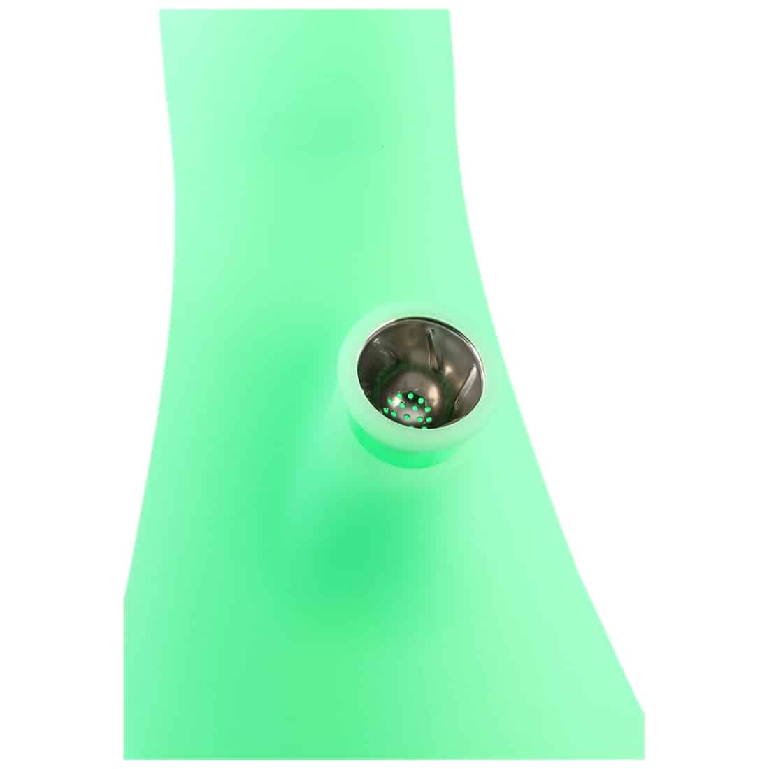 Kahuna i en dyb grøn nuance præsenteres med en glat overflade og en let glans. Den har en rund, cylindrisk form, der er harmonisk og strømlinet. Det sorte håndtag er placeret centralt, og har en ergonomisk, buet form. Bunden har en diskret, skridsikker tekstur, der sikrer stabilitet og greb.