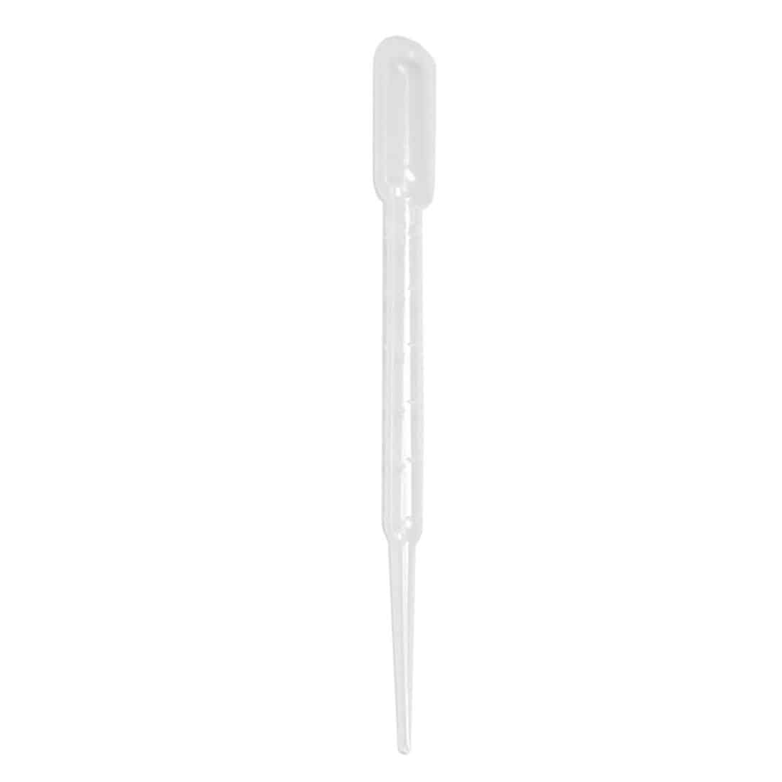 En gennemsigtig pipette i plast, med en kapacitet på 3,5 ml, præsenterer sig med en snæver, cylindrisk form. Den har en spids, fleksibel spids, som er let buet. Pipetten er markeret med en skala i milliliter og har en blød, grå gummipipette, der sikrer et sikkert greb. Farverne er klare, med en let glansfuld overflade.