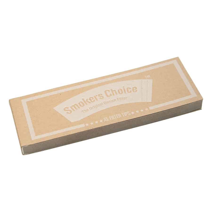 En beige pakke med "Smokers Choice - Natural XL Filtertips" vises elegant på en uberørt hvid baggrund.