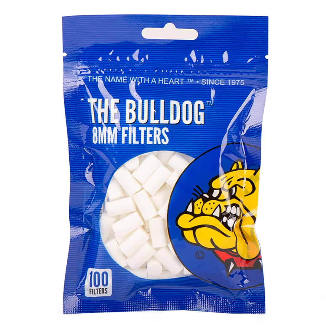 En acetatfilter med en diameter på 8 mm præsenterer sig med en gennemsigtig, glat overflade og en let bølgende form. Farven er en dyb, klar brun nuance med subtile striber, der tilføjer dybde. Filterets kanter er forsigtigt afrundede, og overfladen har en let skinnende finish, som reflekterer lys, hvilket skaber en elegant effekt.