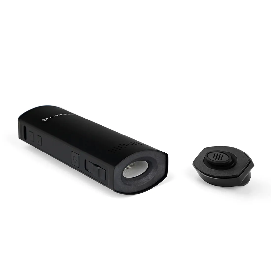 En sort, glat overflade prydet med et stjernehimmel-mønster, der inkluderer små, let bølgende detaljer i grå og hvide nuancer. Formen er rektangulær med afrundede hjørner. Materialet fremstår som en hård plast, der reflekterer lys og skaber et subtilt glimt. Der er ingen synlige knapper eller symboler, hvilket giver et minimalistisk udtryk.