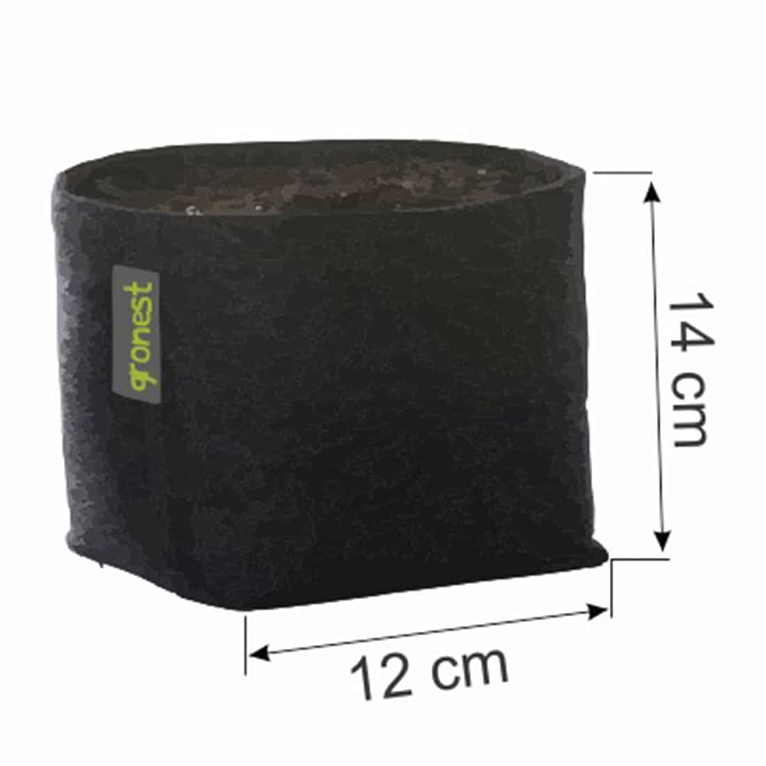 En grøn stofpotte med en kapacitet på to liter præsenterer sig i en cylindrisk form. Materialet har en blød, tekstileret overflade, der giver en let struktur. Potten er udstyret med en praktisk håndtag i hver side, hvilket tilføjer funktionalitet. Farven er ensartet og livlig, hvilket fremhæver dens naturlige udseende.