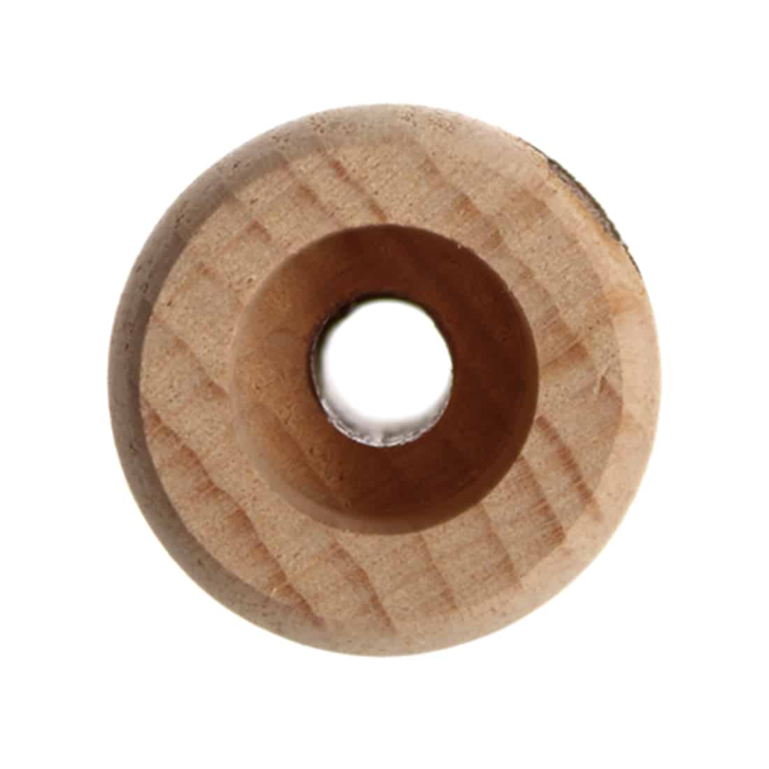 En skål i klart glas pryder midten af kompositionen, med en let buet kant og en dyb, cylindrisk form. Indersiden skinner med en let blå nuance, mens ydersiden forbliver transparent. Overfladen er glat, og skålen hviler på en flad, sort overflade, hvilket skaber en kontrast. En subtil refleksion af lys tilføjer dybde til objektet.