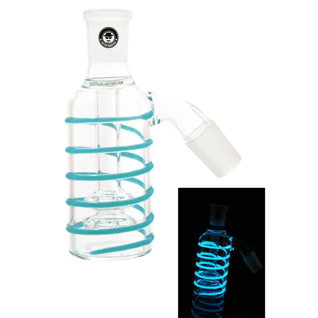 En cirkulær præcooler præsenterer sig i en dyb blå farve med en glødende kant, der skaber en kontrast til den matte overflade. Den ydre del har en glat, ensartet tekstur, mens den indre del er prydet med fine linjer og mønstre. Der er en tydelig samling i midten, hvor et sort logo eller symbol er placeret.