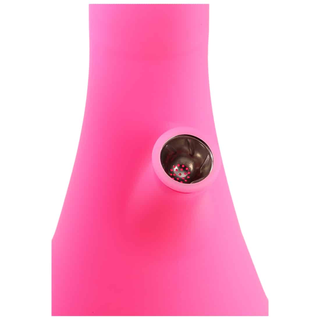 En stor, rund, flad genstand med en glat overflade i en dyb rosa farve pryder midten. Den har en let struktureret tekstur, der giver et elegant udtryk. Kanten er svagt bølget, hvilket tilføjer dynamik til formen. I baggrunden er der en neutral, lys overflade, der fremhæver genstandens farve og form.