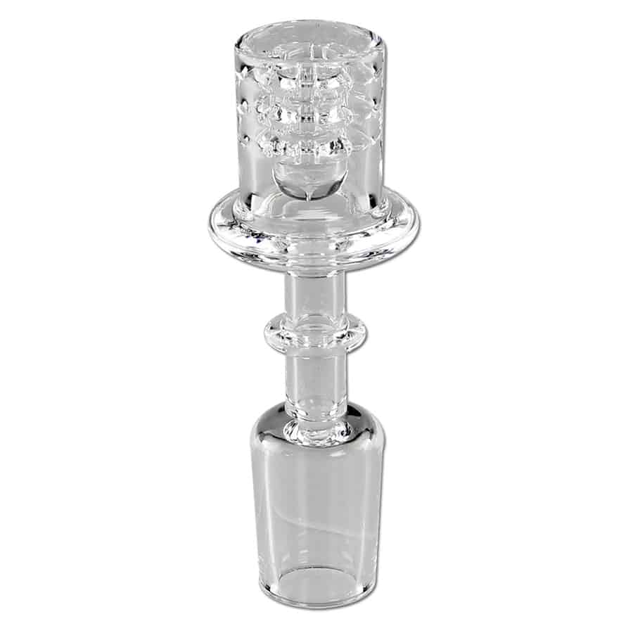 En rund skål i klart glas med en blød, cylindrisk form. Skålen har en glat overflade og tykke vægge, der giver en solid fornemmelse. Indvendigt er skålen forsynet med et subtilt, mønstrede design, der tilføjer tekstur. Den gennemsigtige kvalitet fremhæver indholdet, mens den flade bund sikrer stabilitet.