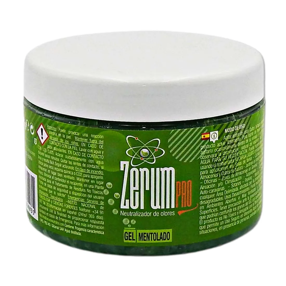 En gennemsigtig beholder i plast med en sort skruelåg, indeholdende et klart, geléagtigt stof. Gelen har en let grønlig nuance og fremstår glat og skinnende. På låget ses en hvid etikette med sort og grøn tekst samt symboler. Beholderen er placeret på en flad overflade, hvilket fremhæver dens rene linjer og enkle design.