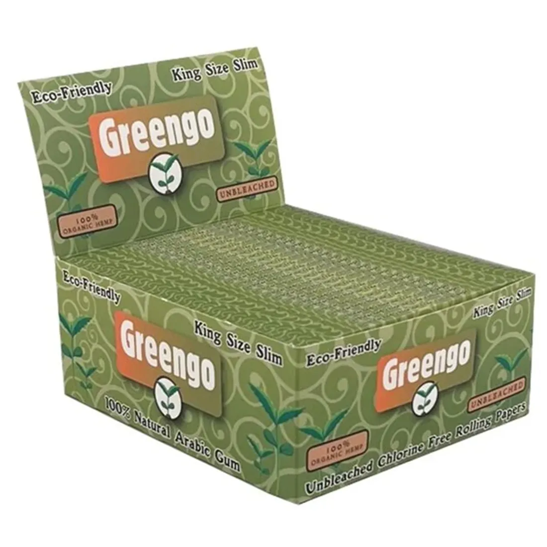 King size slim papir lavet af hamp præsenteres i en lang, smal pakke. Papiret er hvidt med en let, glat tekstur og en fin, ensartet tykkelse. Forsiden af pakken har grøn tekst med information om produktet, mens bagsiden indeholder detaljerede instruktioner. Pakken er lukket med en flap, der sikrer indholdets friskhed.