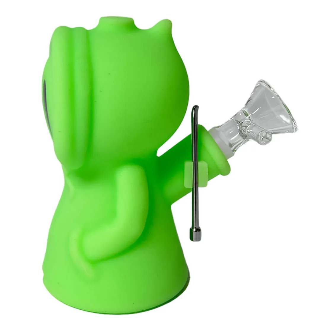 En grøn silikonepibe med en slank, cylindrisk form måler 110 mm i længden. Overfladen har en glat tekstur og er præget af subtile, bølgende mønstre. Piben har en bred, let buet mundstykke og en rund bund, der sikrer stabilitet. Farven varierer i nuancer af grøn, hvilket giver et livligt udtryk.