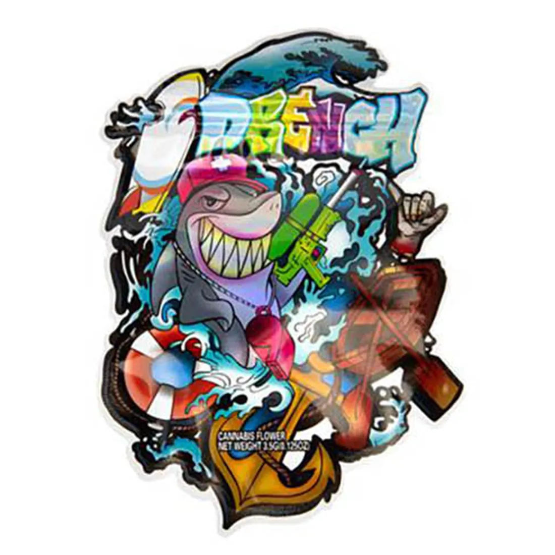 En mylarpose med en glat, sølvfarvet overflade, der reflekterer lys. Posens form er rektangulær med en foldet top, der er lukket med en flad kant. Der er et tydeligt logo og tekst på forsiden i kontrastfarver, der tilføjer visuel interesse. Materialet har en let, plastisk tekstur, der giver en robust fornemmelse.