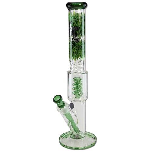 Et sæt af sorte blade, hver med en glat, blank overflade, der reflekterer lys. Bladene har en delikat, let buet form og varierer i størrelse, hvilket skaber en dynamisk komposition. De spidse kanter og de fine nervestruktur tilføjer detaljer. Baggrunden er neutral, hvilket fremhæver de sorte nuancer og den elegante silhuet af bladene.