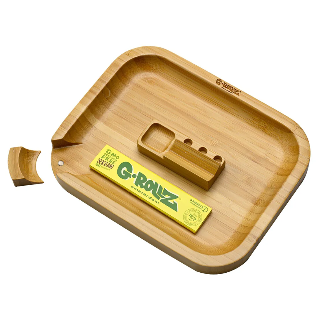 En rektangulær bakke med afrundede hjørner, fremstillet af bambus, præsenterer en glat overflade med en lys, gyldenbrun farve. Bakken har en subtil naturlig tekstur, der fremhæver træets årer. Kantene er let hævede, hvilket skaber en diskret indramning. Den enkle og stilrene form gør den alsidig til forskellige anvendelser.