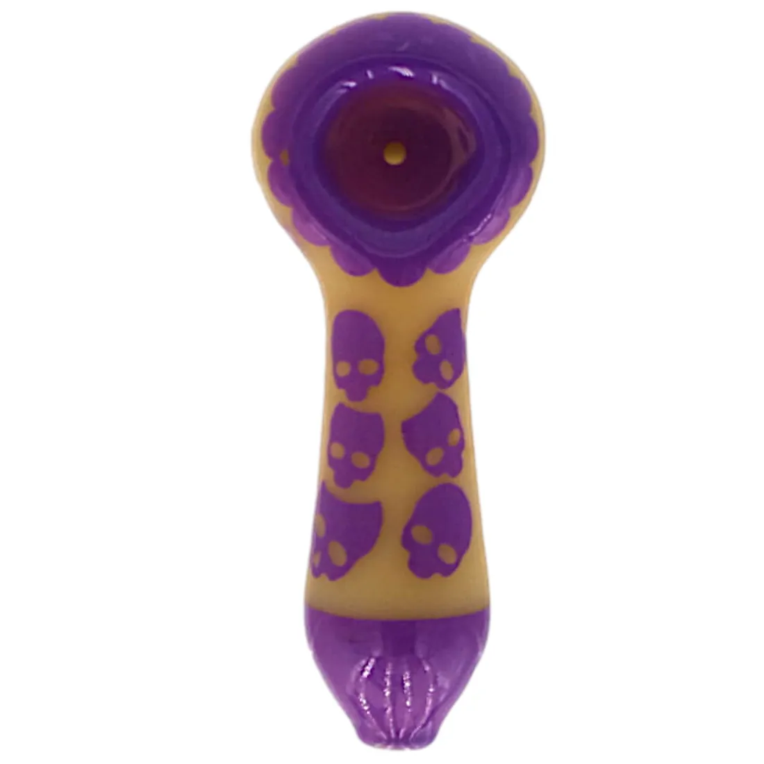 Et sort fårehoved med tydelige horn pryder en brun røgtubeforbindelse. Hovedet er detaljeret udformet med synlige ansigtstræk og en glat overflade, der reflekterer lys. Røgtuben har en let mat finish og en buet form, der skaber en kontrast til det mørke hoved. Kombinationen af farver og materialer giver et markant udtryk.