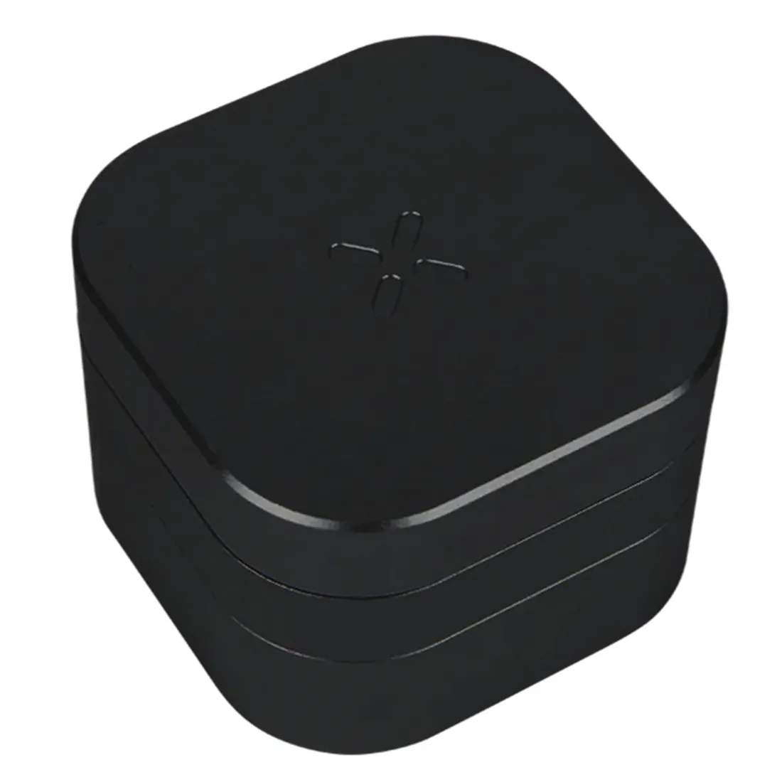 En sort kaffekværn med en glat, mat overflade præsenterer sig med en cylindrisk form. Toppen har en afrundet kant, mens bunden er flad. Der er en lille, rund knap i metal på siden, som muligvis bruges til indstillinger. Kværnen har en transparent beholder til kaffebønner, der afslører indholdet, samt en slank, minimalistisk design.