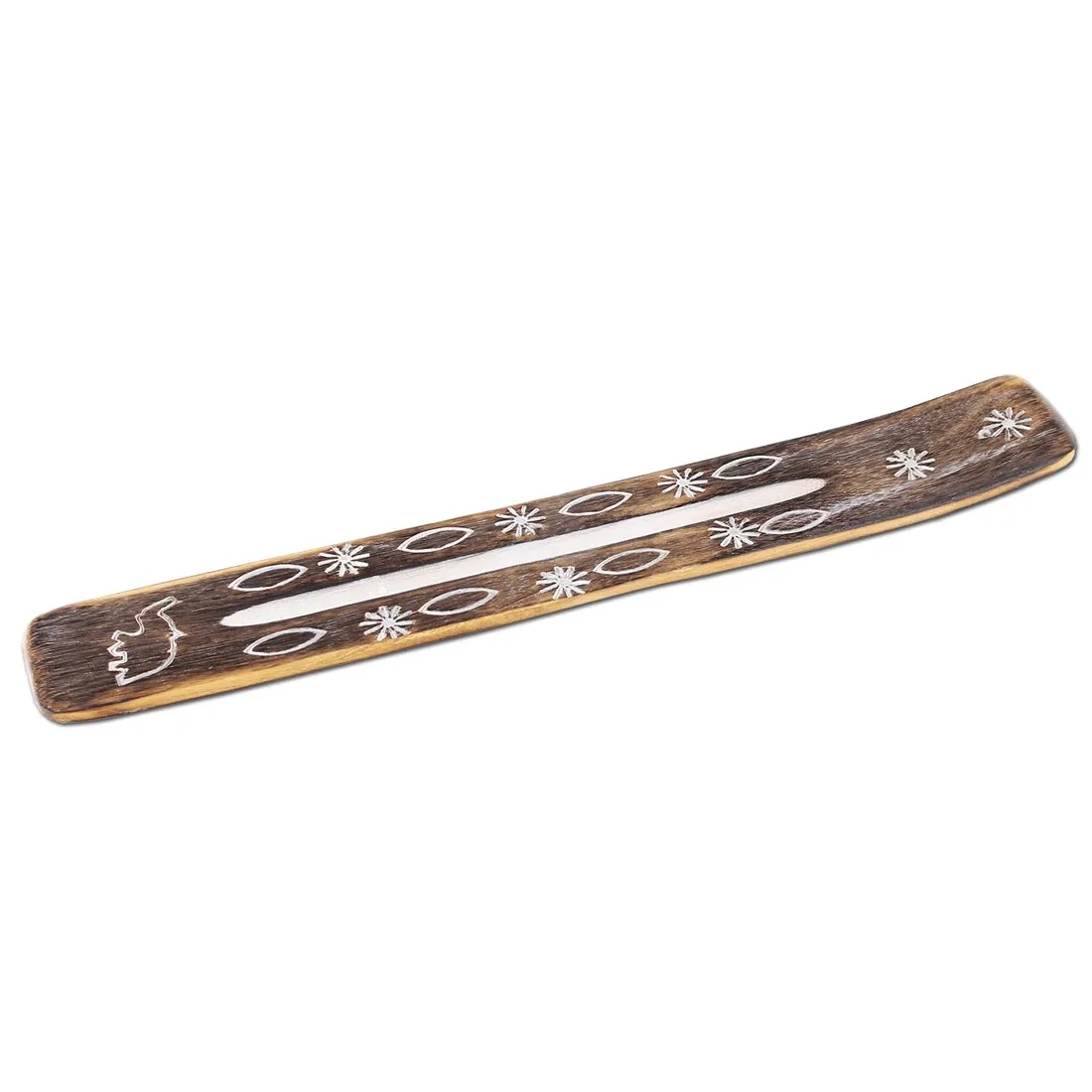 Røgelsespindeholderen har en oval form og er fremstillet af træ med en glat, lys overflade. Den er naturligt brun med fine årer, der skaber en organisk struktur. Forenden er let buet, og der er en lille åbning til røgelsespinde. Underlaget er fladt, hvilket sikrer stabilitet. Enkel og stilren design, der fremhæver materialets skønhed.