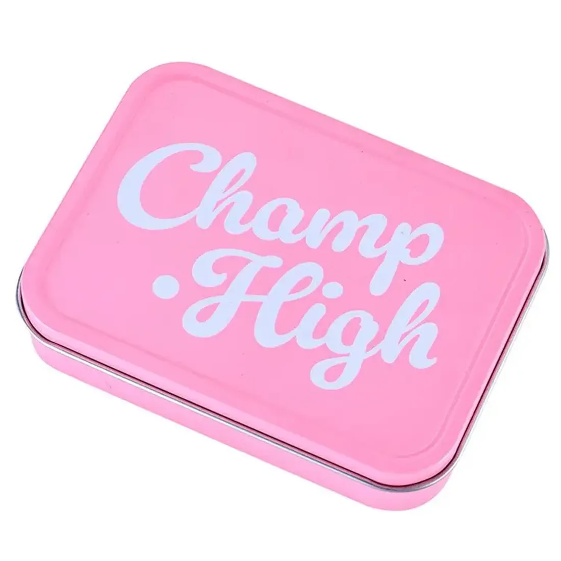 En samling af fem kasser i blød pink farve, arrangeret i en lige linje. Kasserne har en glat overflade og er firkantede med skarpe kanter. Hver kasse har en let blank finish, der reflekterer lys. Der ses ingen synlige tekster eller mønstre, hvilket giver et minimalistisk og elegant udtryk. Kasserne varierer en smule i størrelse.