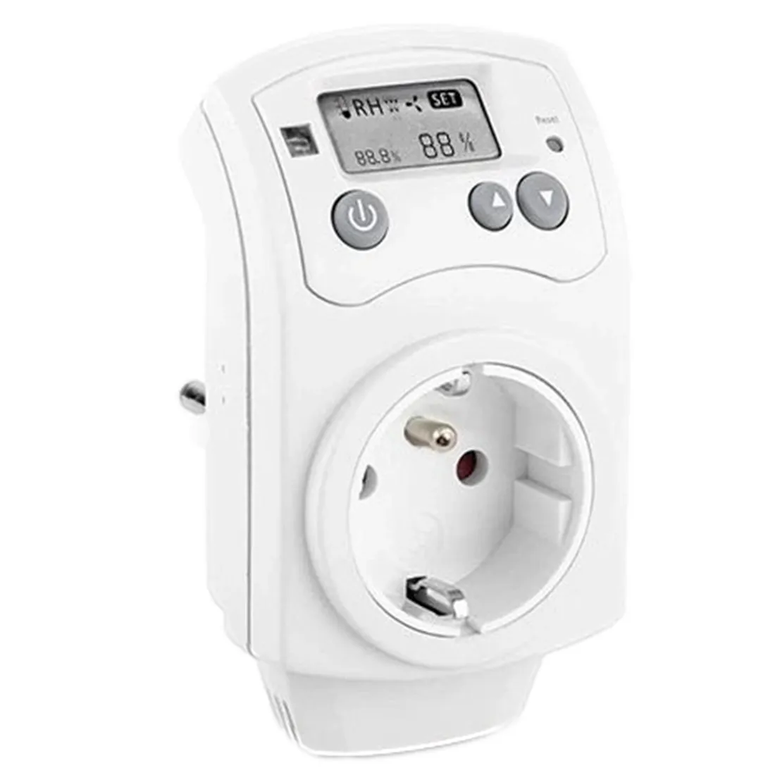 En temperaturcontroller med et slankt, sort plastikhus pryder fronten med en digital skærm, der viser temperaturangivelse i grader. Under skærmen findes knapper til justering, omgivet af en sølvfarvet ramme. En stikkontakt til tilslutning er placeret på undersiden, og en tydelig indikatorlampe er synlig i hjørnet. Designet er minimalistisk og funktionelt.