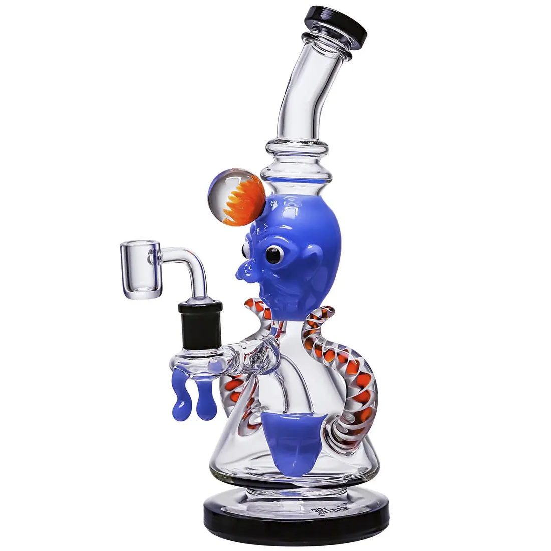 En sort olie-bong i glas med en højde på 27 cm. Den har en glat overflade og en elegant, slank form. En stor, buet hals strækker sig op fra en bred, stabil fod, der sikrer balance. Den har en indbygget perkolator, som skaber flere små bobler, og et krummsnit på røret, der tilføjer et dynamisk element.