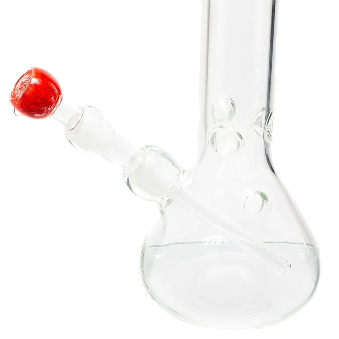 En rød målebæger med en højde på 44 cm. Den er fremstillet af klart glas, hvilket giver en tydelig visibilitet af indholdet. Bægeret har en bred, stabil bund og en smalere top, der afsluttes med en udskåret kant. Målestreger i hvidt er prentet på siden, hvilket angiver volumen i liter og milliliter.