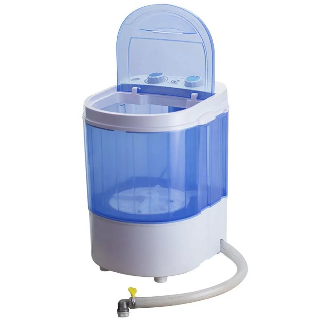 En kompakt vaskemaskine præsenterer sig med en hvid plastoverflade og en sølvfarvet front. Den har en drejeknap i midten og flere betjeningsknapper på højre side. På forsiden findes et gennemsigtigt vindue, der giver indsigt i det indre tromlesystem. Maskinens design er funktionelt, med klare linjer og en moderne æstetik, der signalerer effektivitet.