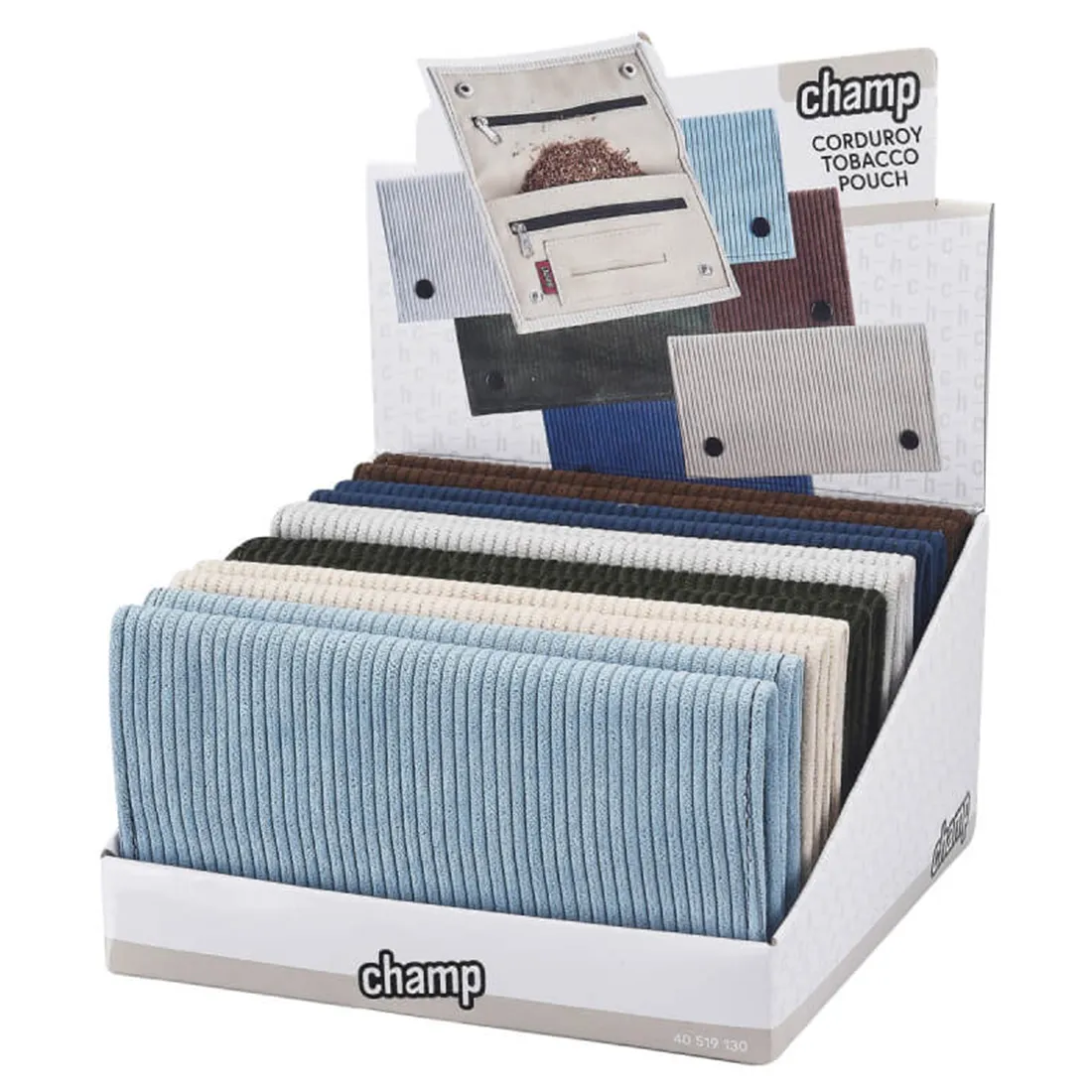 En hvid tobaks pung i fløjl med en blød tekstur pryder overfladen. Den har en rektangulær form, lukket med en metal lynlås i sølvfarve. Indersiden er beklædt med en mørkere farve, der kontrasterer det ydre. Pungen har ingen synlige logoer eller mønstre, hvilket fremhæver den minimalistiske stil.