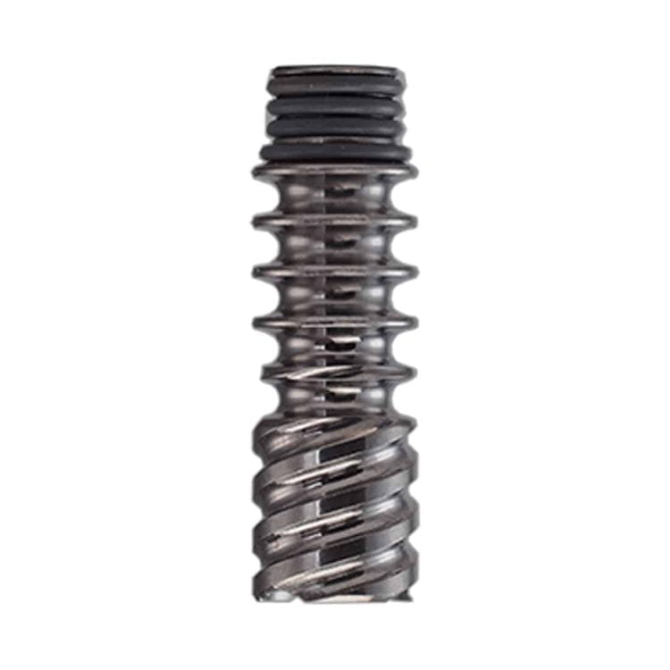 Titaniumspidsen har en glat, metallic overflade med en lys grå farve, der giver en moderne og stilfuld fremtoning. Den er udformet med en konisk form, der smalner mod spidsen, og har fine detaljer i form af små riller, der løber langs sidernes længde. Spidsen er designet til præcise målinger og optimal varmeledning.