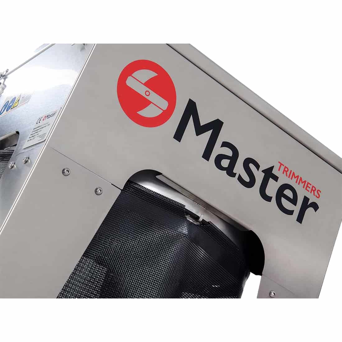 En trimmer med en lang, slank krop i metal og plast, domineret af grå og sorte farver. Den har en række knapper og en digital skærm på siden. Øverst ses en skarp, udskiftelig klinge. Trimmeren har en ergonomisk form med en let buet greb. Bunden er flad, hvilket muliggør stabil placering.