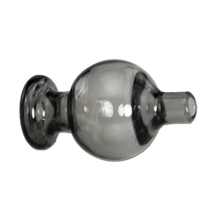 Sort carb cap i form af et blad med en glat, blank overflade. Det er fremstillet af glas og prydet med en grålige bobleformet struktur, der skaber kontrast. Diameteren måler 27 mm, og den spidse ende er designet til præcis luftstrøm. Det minimalistiske design har en elegant, moderne æstetik med en dyb sort farve.