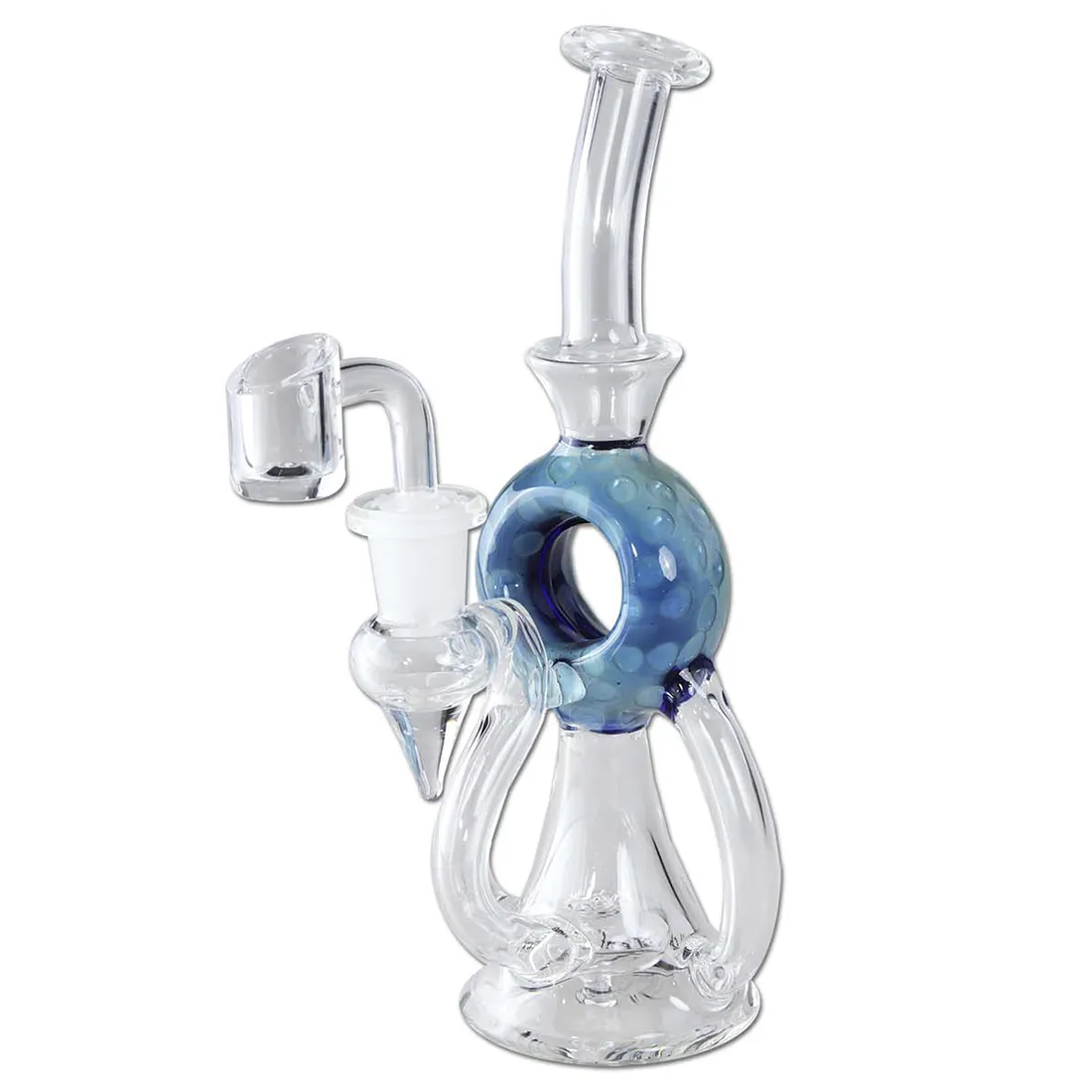 En sort ring med en blød, organisk form pryder midten af beskrivelsen. Ringen er udformet som et stiliseret blad med fine, detaljerede årer, der giver en tekstureret overflade. Materialet fremstår glansfuldt, hvilket skaber en let refleksion af lys. Omkredsen er jævn og ensartet, hvilket understøtter det elegante og naturlige design.