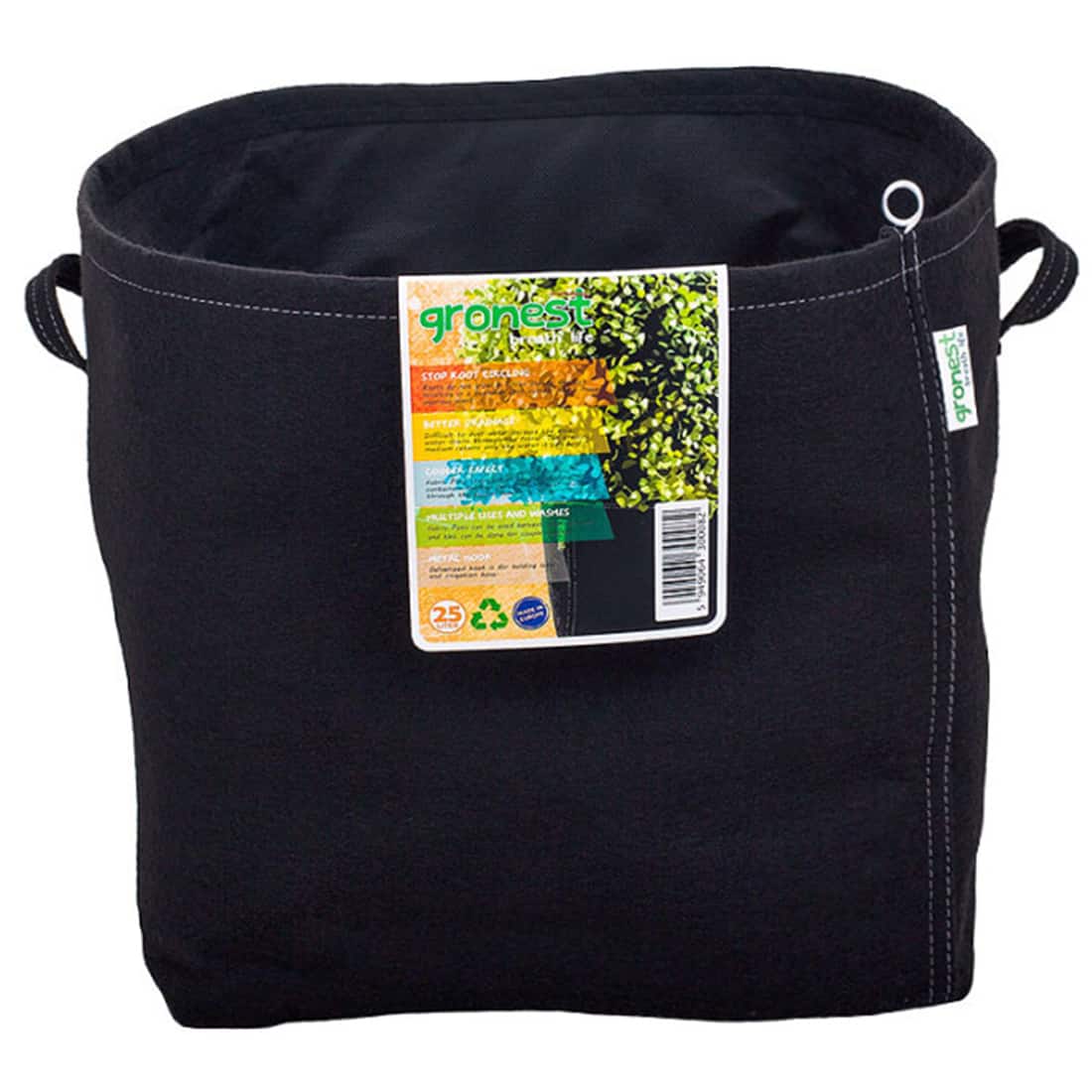 En grøn stofpotte med en kapacitet på 25 liter præsenterer sig med en ensartet, dyb grøn farve. Materialet har en blød, tekstureret overflade, der giver en naturlig følelse. Potten har en rund form med opretstående kanter og en let indsnævret åbning. Øverst er kanterne bøjet let nedad, hvilket skaber et blødt udtryk.