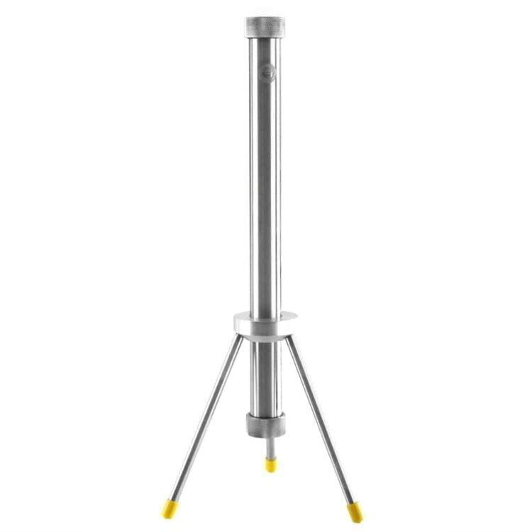 En gennemsigtig harpiksekstraktor med en cylindrisk form, fremstillet af klart plastmateriale. Den har en sort, skridsikker bund og en praktisk håndtag i metal. På siden ses måleskalaer markeret med sorte tal. Toppen har en skruelåg, der sikrer tæthed. Den samlede overflade er glat, hvilket giver et moderne og funktionelt udseende.