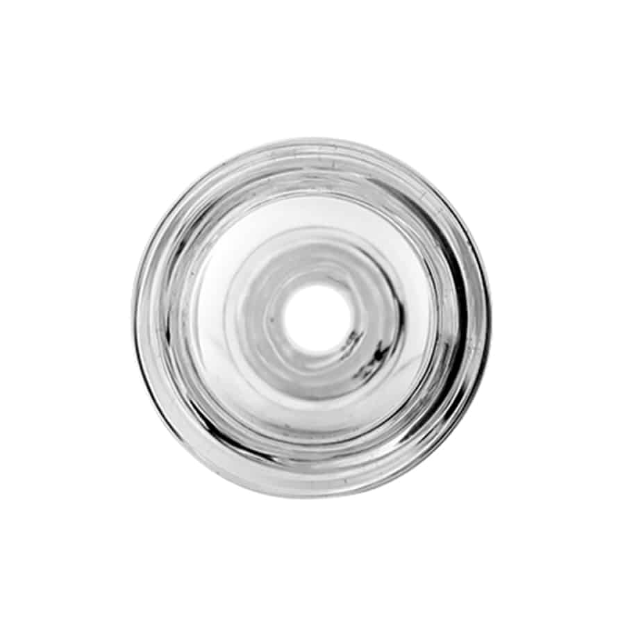 En klar, gennemsigtig skål med en glat overflade, fremstillet af borosilikatglas, præsenterer en dyb, rund form. Den har en bred, flad bund og en smal åbning øverst. Skålen er udstyret med et 18,8 mm glasstik, der er let buet. Refleksioner fra lys skaber en glitrende effekt på den glatte glasoverflade.