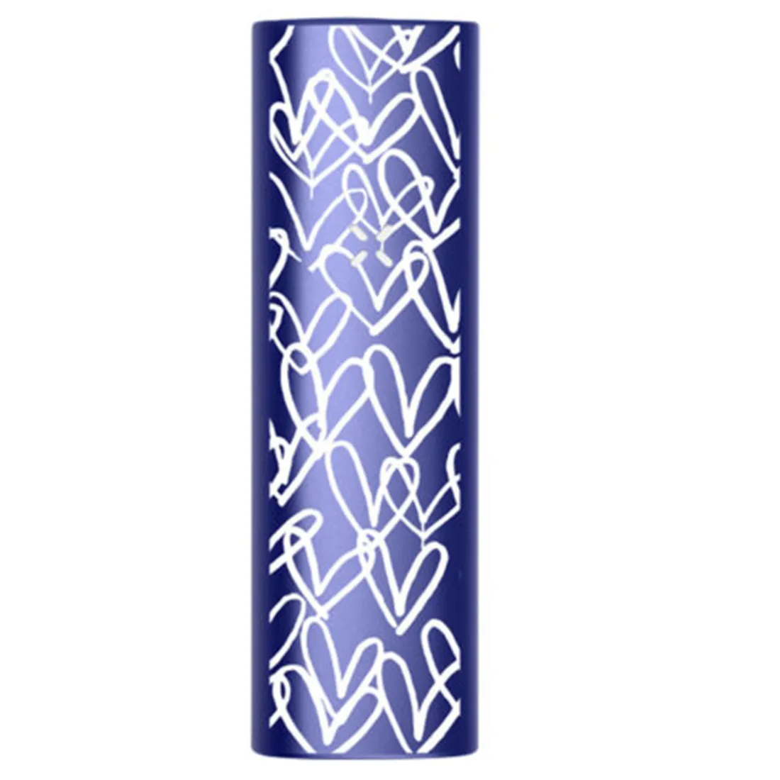 En blød, periwinkle-farvet pude prydes af et abstrakt mønster i nuancer af hvid og mørkeblå. Mønsteret omfatter kruseduller og organiske former, der skaber en dynamisk tekstur. Puden har en firkantet form med en let polstret kant og en glat overflade, der antyder blødhed og komfort. Det minimalistiske design fremhæver farvernes harmoni.