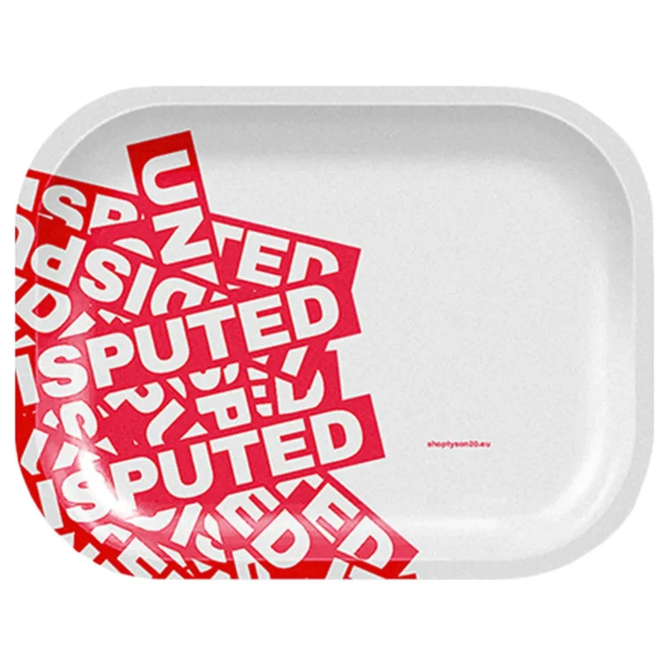 En firkantet kasse præsenterer sig i en dyb grøn nuance med en glat overflade. Fronten er dekoreret med en farverig grafik, der inkluderer symboler relateret til cannabis. Kassen har en mat finish og er forsynet med en åbningsmekanisme i metal, der er placeret i midten af toppen. Størrelsen er 180 x 140 mm.