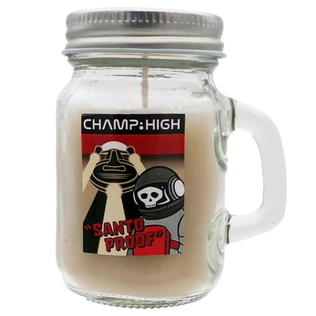 Tre stearinlys i forskellige højder står i en sort holder. Lysene er i nuancer af grå, beige og hvid, med en glat overflade og en let skinnende tekstur. Holderen har en enkel, moderne design med en cylindrisk form. Der er et subtilt mønster på lysene, der tilføjer dybde og karakter til helheden.