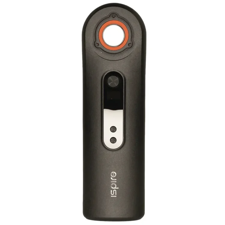 En slank, cylindrisk enhed med en glat metaloverflade pryder midten, mens en sort adapter med en lille åbning er placeret i den ene ende. En tydelig, buet form sikrer ergonomisk greb. Overfladen har en poleret finish, der reflekterer lys, og en lille knap er synlig, måske til regulering, hvilket giver en minimalistisk og elegant æstetik.