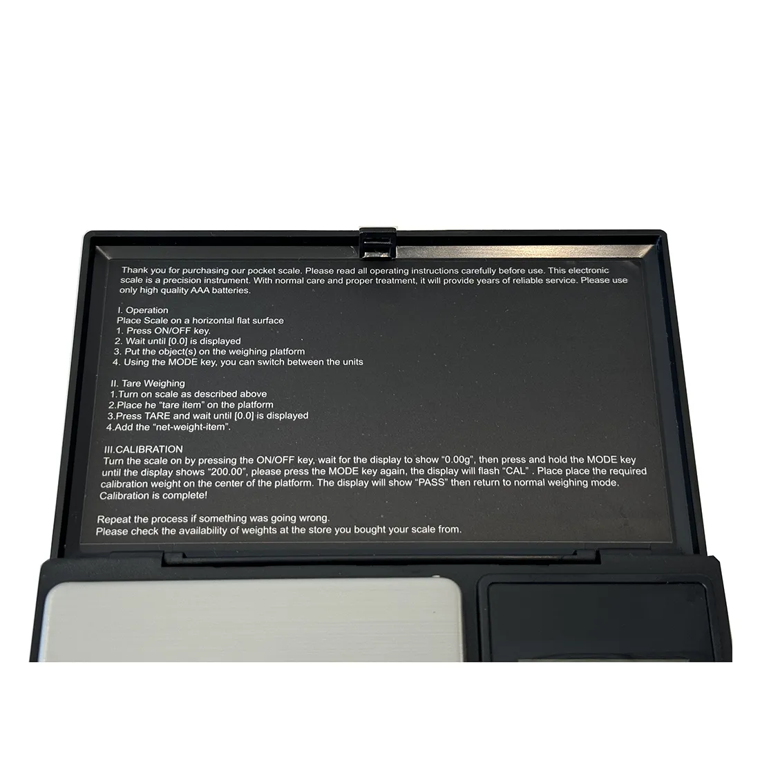 En transparent plastbeholder med en skruelåg i metal, fremhævet af en mat finish. Beholderen har en kapacitet på 200 gram og er fyldt med et hvidt, pulverformigt stof. Etiket på forsiden indeholder sort og grøn tekst samt et symbol, der angiver indholdet. Beholderens form er cylindrisk med bløde kanter.